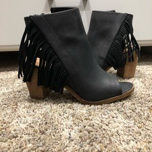 Very Volatile Black leather fringe heels, size 8